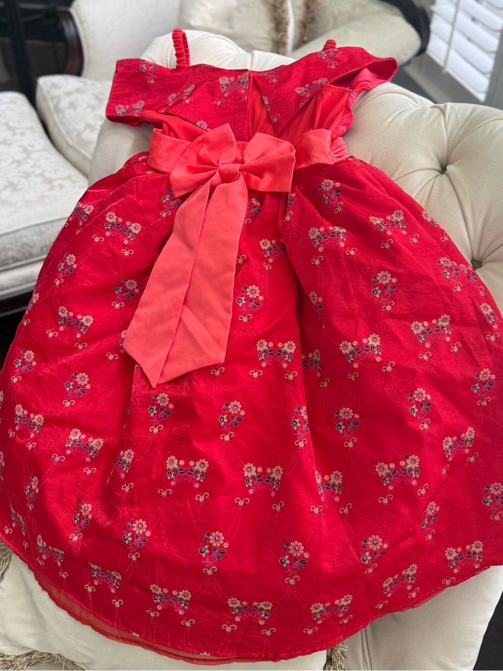 Disney Princess Elena of Avalor Girls'
Girls Red Floral Bow Party Dress L